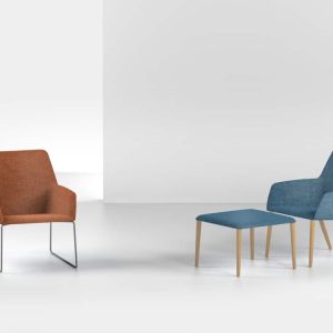 Sloop 55 Pouf con gambe in legno